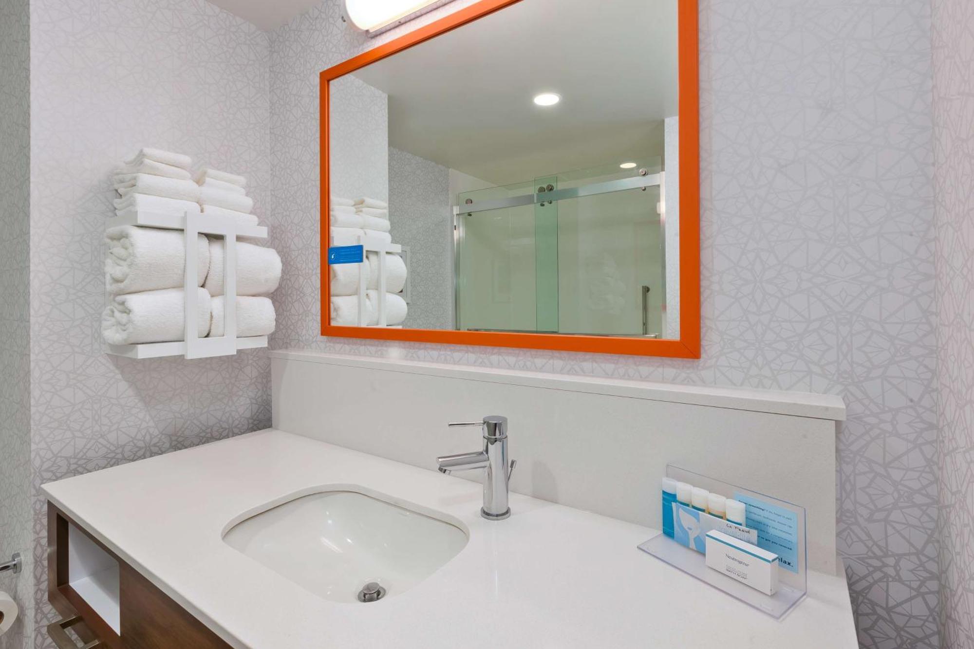 Hampton Inn Cape Cod Canal Bourne Dış mekan fotoğraf